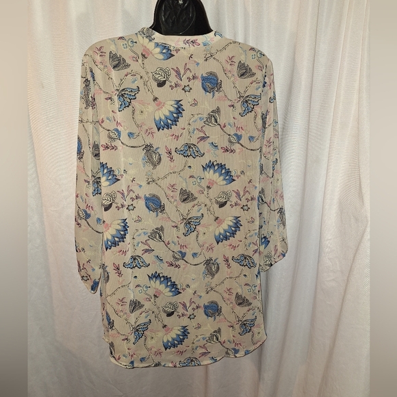Liz Claiborne Cream 3/4 Sleeve Buttoned Blouse - Picture 4 of 5